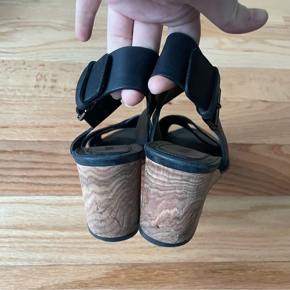 VINCE Black Peep Toe Crossover Gwyn Leather Slingback Wedge Sandals Size 7.5 - Picture 9 of 12